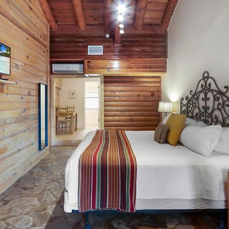 Wimberley Log Cabins Resort And Suites- Unit 3 Esterno foto
